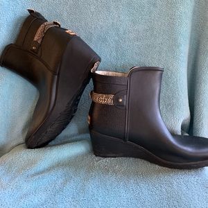 Chooka Rain Bootie Wedge Heel Size 8